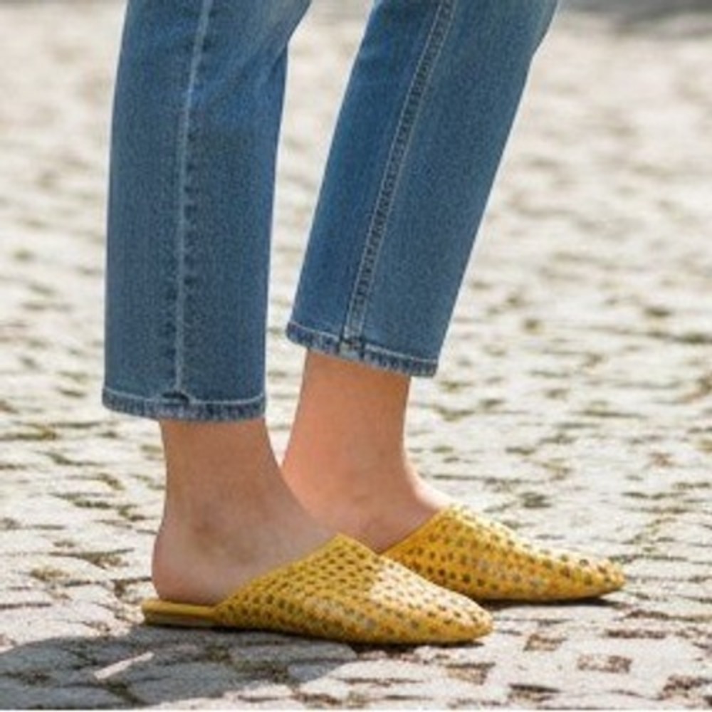Forever 21 Women Woven Mules Size 7 Summer Slip On Flats Yellow Synthetic